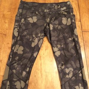 Lululemon size 12 workout pants